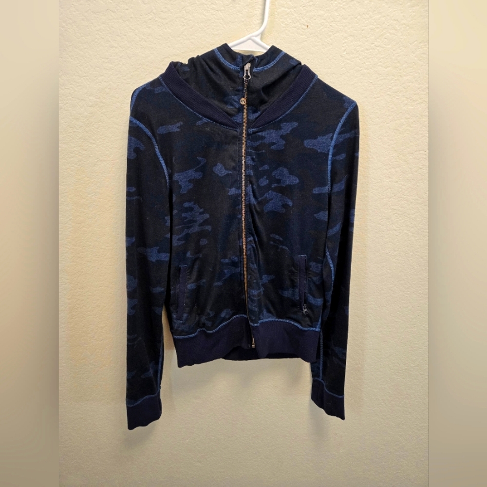 LULULEMON Women’s Namaskar Zip Hoodie Jacket,  Camo Oil Slick Blue, Size 8